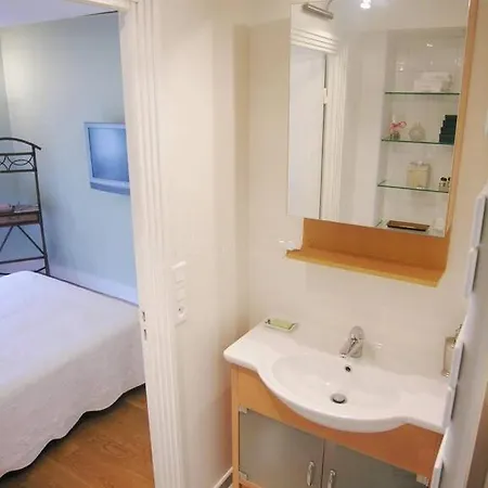 Apartment Beautiful 2 Bdrm- In The Heart Of The Marais *