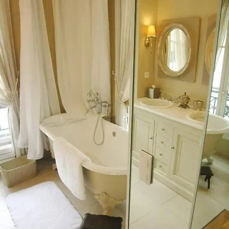 Apartment Beautiful 2 Bdrm- In The Heart Of The Marais Paris