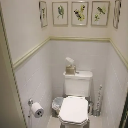 Beautiful 2 Bdrm- In The Heart Of The Marais Apartment