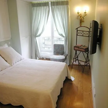 Beautiful 2 Bdrm- In The Heart Of The Marais