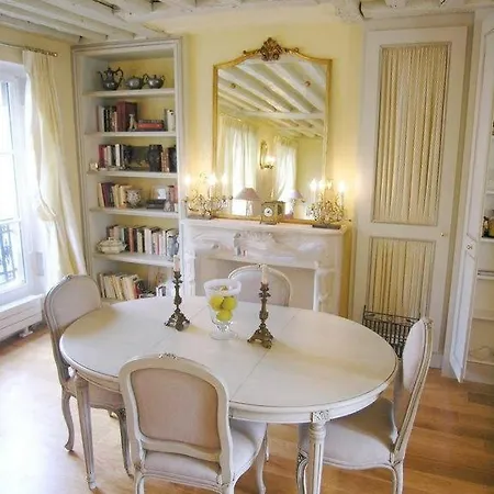 Apartment Beautiful 2 Bdrm- In The Heart Of The Marais *